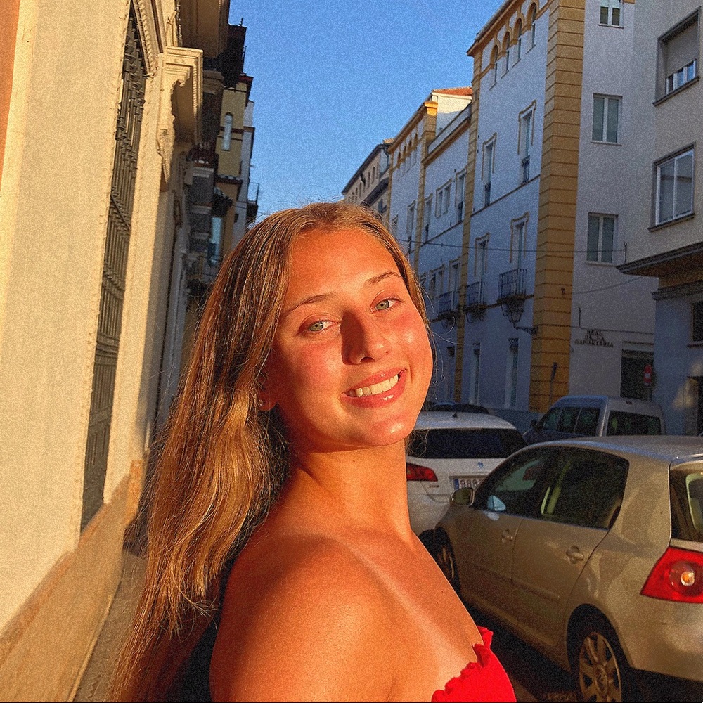 Meet your Posher, Lauren